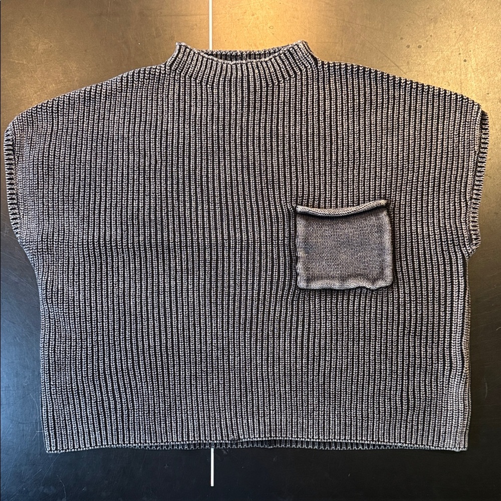 Zenana Black/Charcoal Ribbed Knit Sweater Vest S/M L/XL
Style# TWW-2331A5